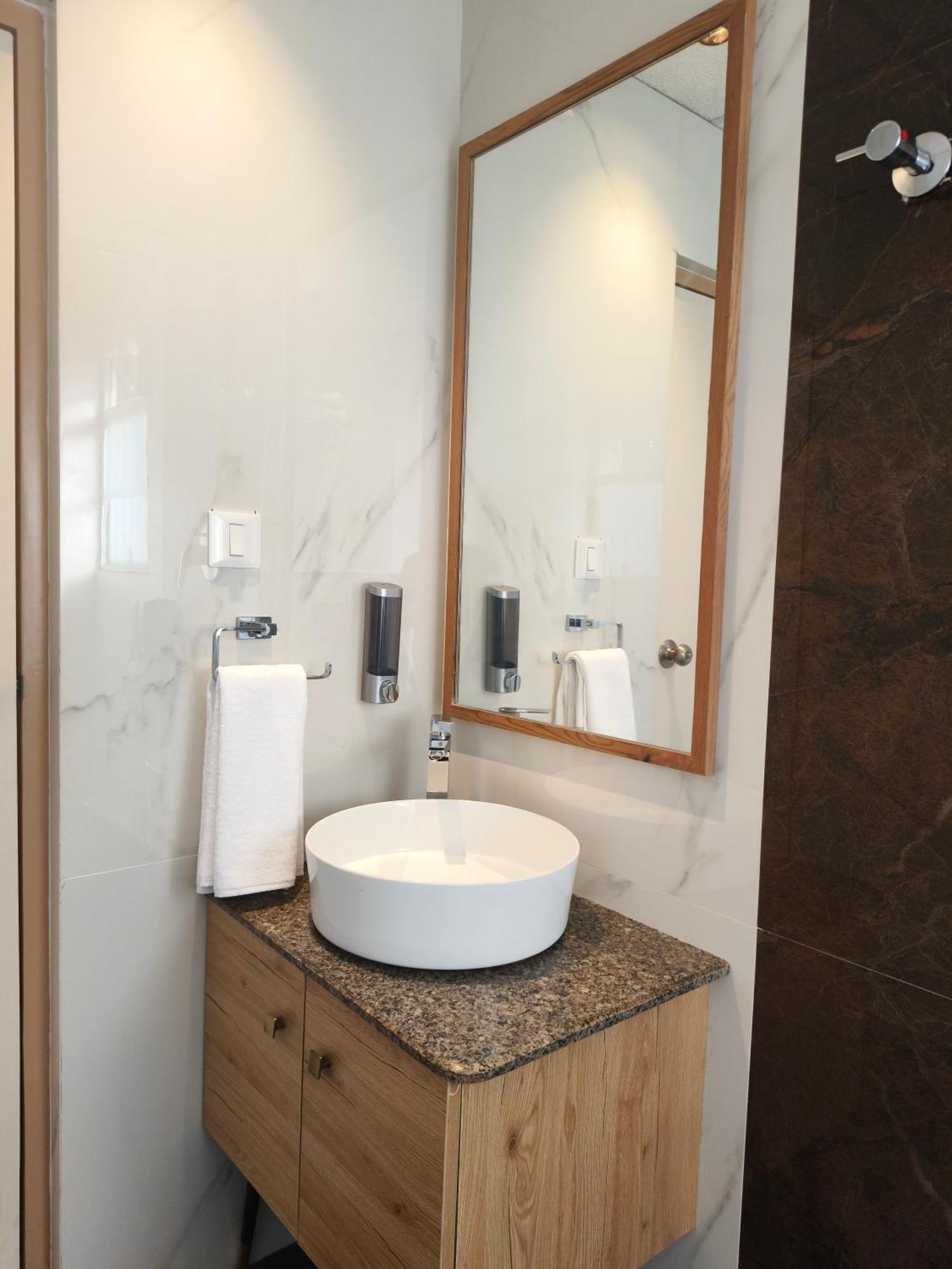 העיר בנגלור Olive Hotel Le Opera By Embassy Group מראה חיצוני תמונה